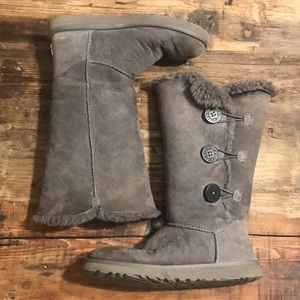 Tall gray Uggs, 8